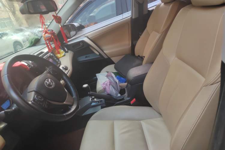 Used Toyota RAV4 2015 2.5L Automatic 4x4 Elite Edition
