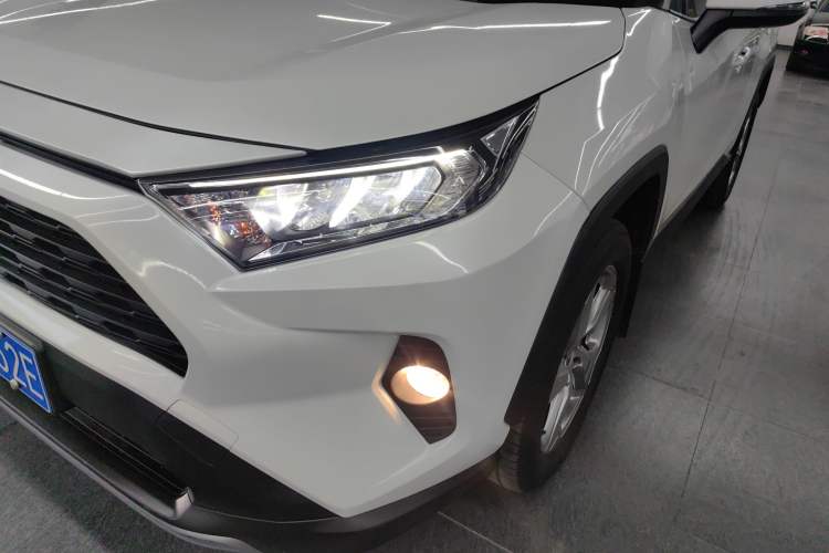 Used Toyota RAV4 2020 2.0L CVT Two-Wheel Drive Fashion Edition
