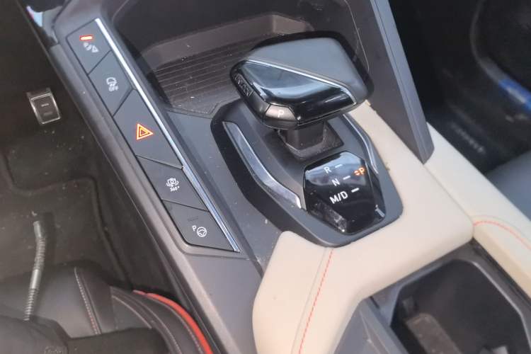 Used Lynk & Co 06 2021 1.5T Shero Pink Special Edition