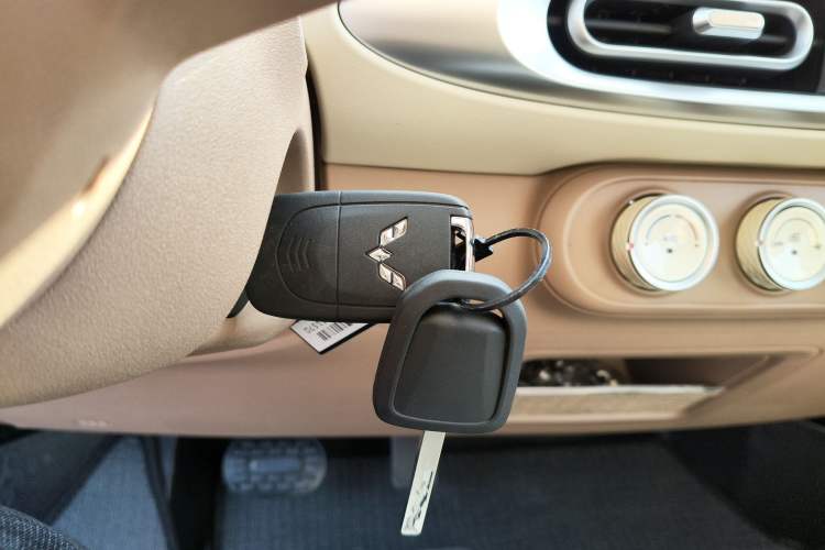 Used Wuling Hongguang MINIEV 2025 Four-Door Version Advanced Edition
