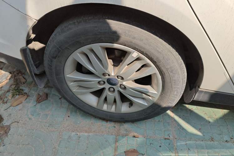 Used Ford Focus 2012 Sedan 1.6L Automatic Comfort Model
