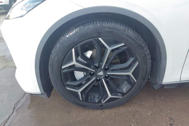 Used  SL03 2023 200Max Range-Extended Version
