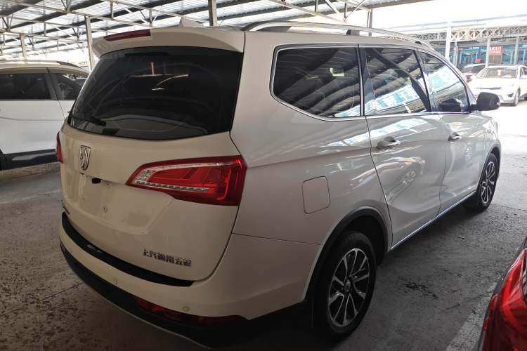 Used Baojun 730 2017 1.5T Manual Prestige Version 7 Seats