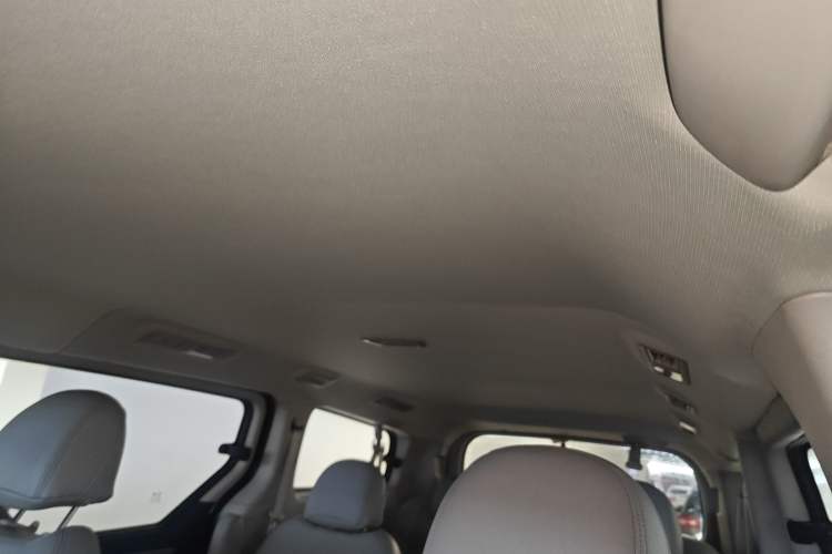 Used SAIC MAXUS G10 2014 2.0T Automatic Elite Edition
