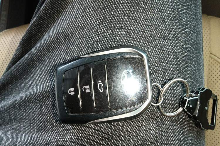 Used Toyota Highlander 2018 2.0T Four-Wheel Drive Prestige Version 7 Seats China VI Standard