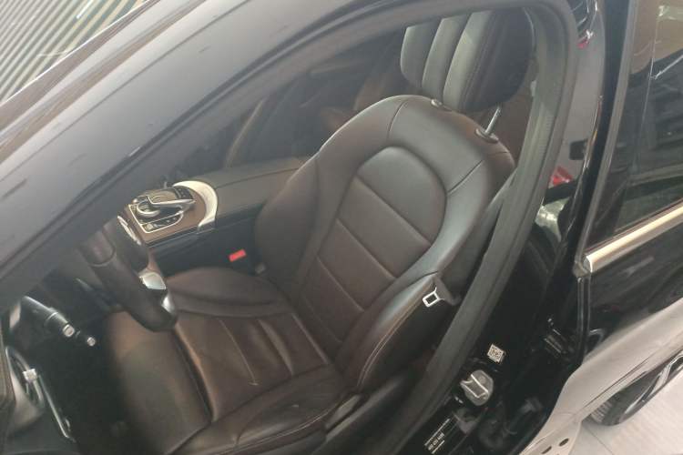 Used Mercedes-Benz GLC 2019 Refreshed GLC 300 L 4MATIC Dynamic Edition
