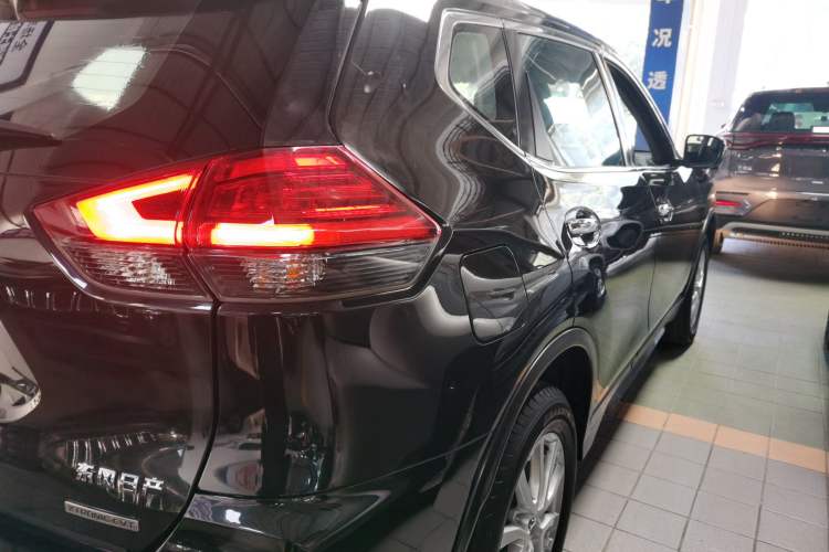 Used Nissan X-Trail 2019 2.0L CVT Smart Connect Comfort Edition 2WD
