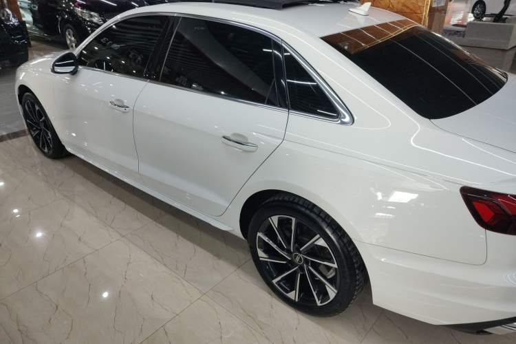 Used Audi A4L 2022 40 TFSI Stylish and Elegant Edition
