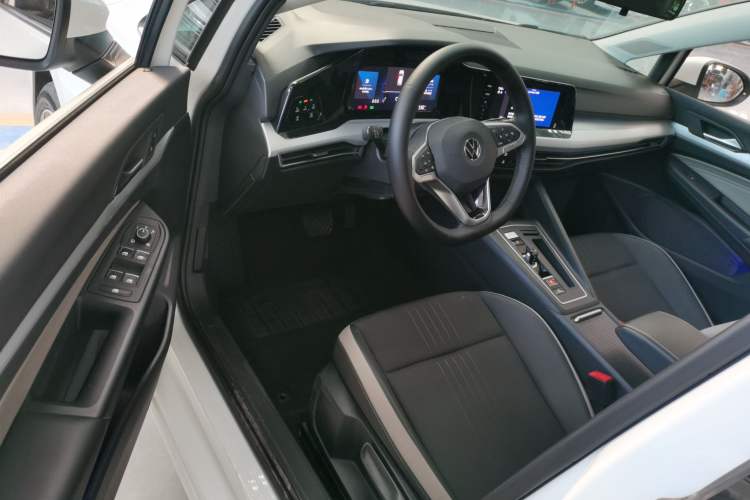 Used Volkswagen Golf 2023 Facelift 280TSI DSG Pro