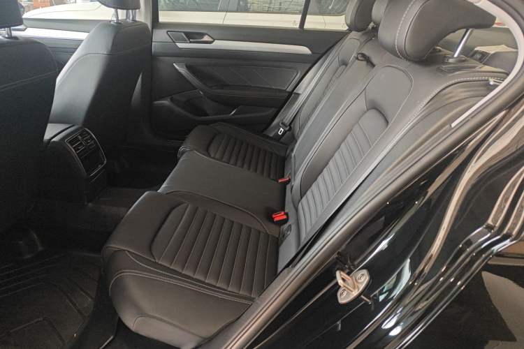 Used Volkswagen Magotan 2025 Zhongxiang Version 280TSI DSG Comfort Edition
