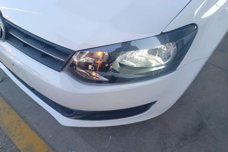 Used Volkswagen Polo 2013 1.4L Manual Fashion Edition