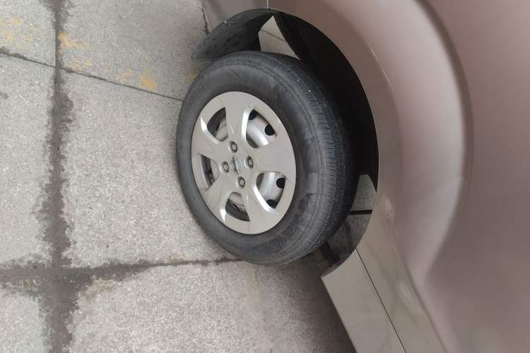 Used Jinbei New Hiace X30L 2024 Champion Edition Van 2/5 Seats Front-Mounted Air Conditioning