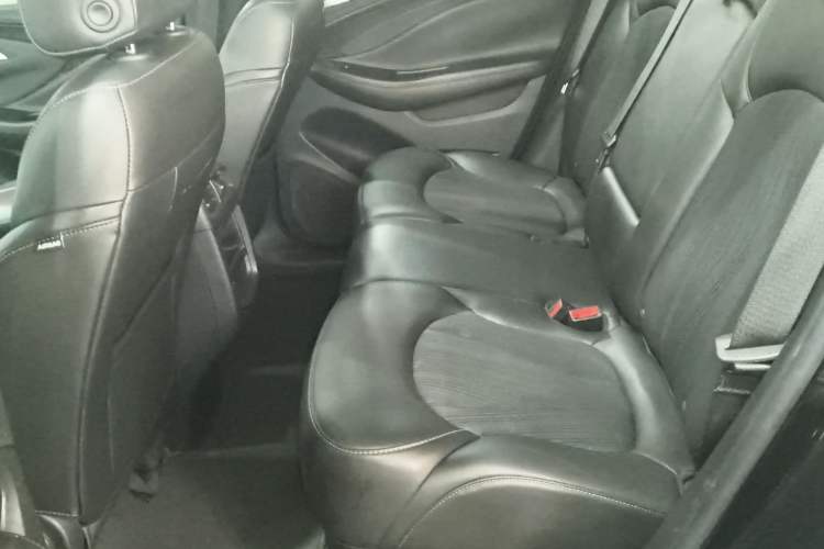 Used Buick Envision 2018 20T Two-Wheel-Drive Leading Model