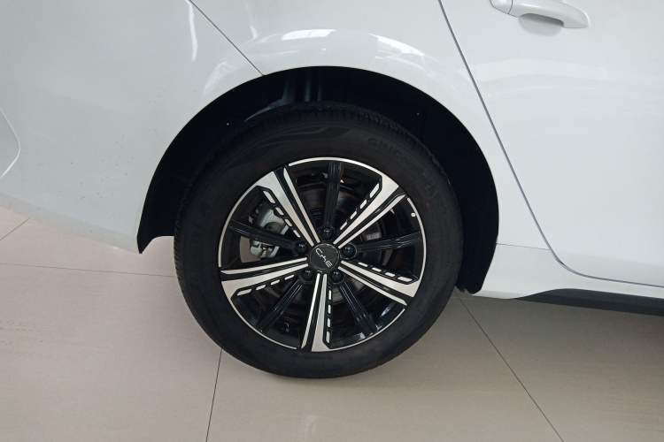 Used BYD Destroyer 05 2024 Honor Edition DM-i 120KM Luxury Model
