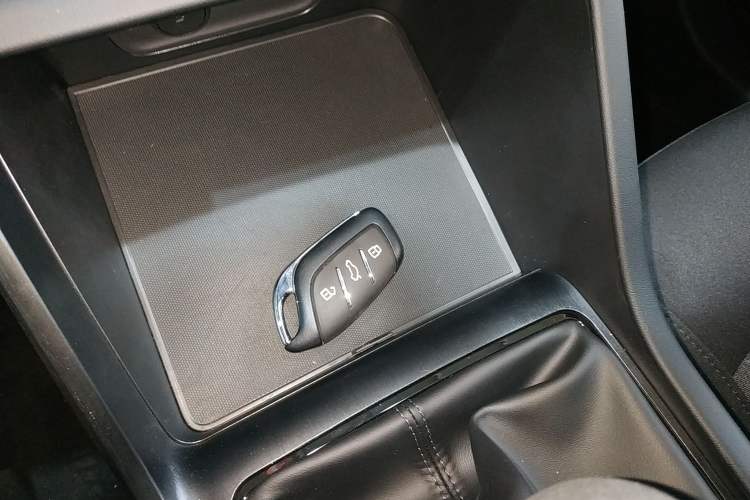 Used Roewe i5 2023 1.5L Manual Comfort Edition
