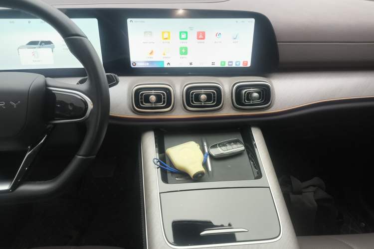 Used Chery Tiggo 9 C-DM 2025 1.5T 106KM Ultra-Comfort Edition 5 Seats Lithium-NMC
