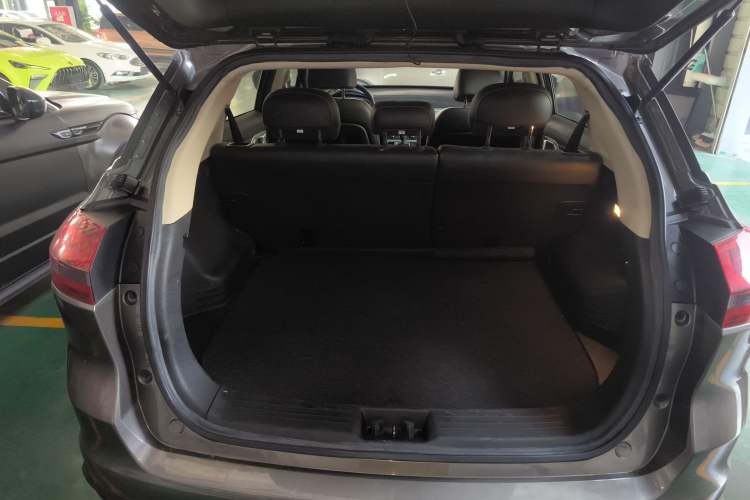 Used Geely Auto Emgrand X7 Sport 2018 1.8TD Automatic Two-Wheel Drive Smart Connect 4G Internet Edition