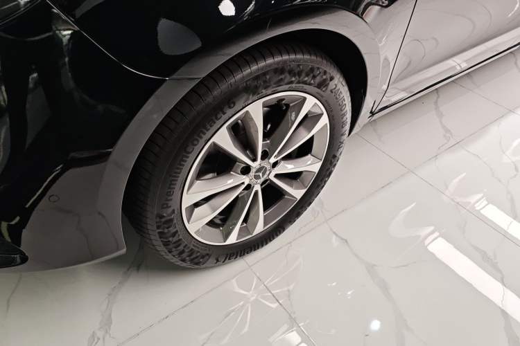 Used Mercedes-Benz V-Class 2021 V 260 Avantgarde Edition
