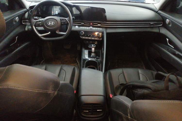 Used Hyundai Elantra 2023 1.5L CVT LUX Prestige Edition