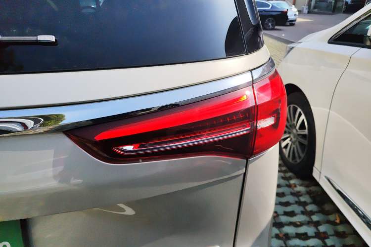 Used Buick GL8 2021 ES Landtrek 653T Luxury Model