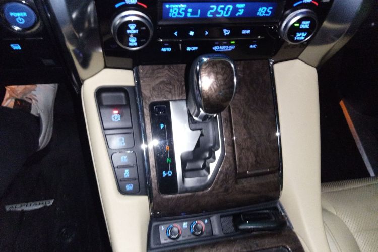 Used Toyota Alphard 2021 Dual-Engine 2.5L Prestige Edition
