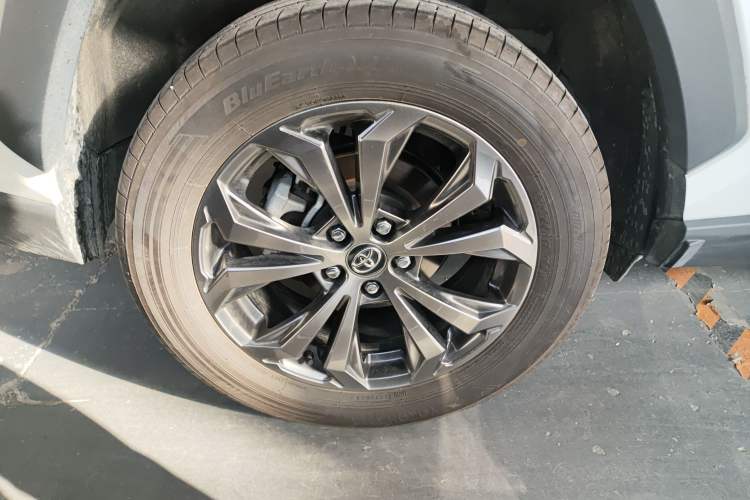 Used Toyota RAV4 2023 2.0L CVT Two-Wheel Drive Fashion Plus Edition
