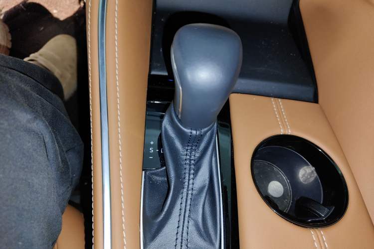 Used Toyota Avalon 2024 Dual-Engine 2.5L XLE Premium Edition
