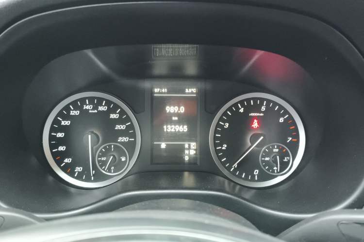 Used Mercedes-Benz Vito 2018 2.0T Business Version China VI Emission Standard