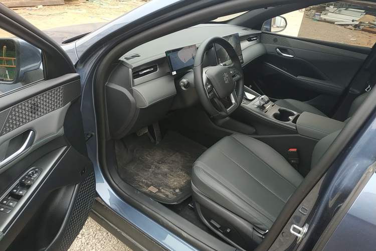 Used BYD Qin PLUS 2025 DM-i Smart Drive 120KM Superior Model
