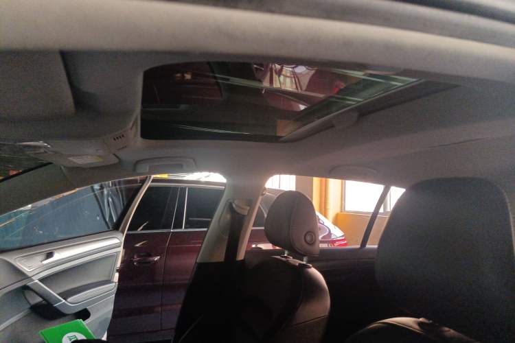 Used Volkswagen Golf 2016 230TSI Automatic Luxury Version
