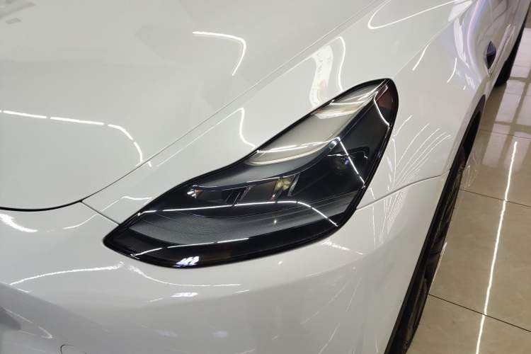 Used Tesla Model Y 2023 Long-Range All-Wheel-Drive Version
