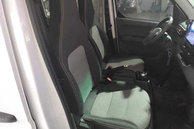 Used Farizon Xingxiang V 2024 Star Enjoy V6E Feature Edition Zhixin 46.08 kWh
