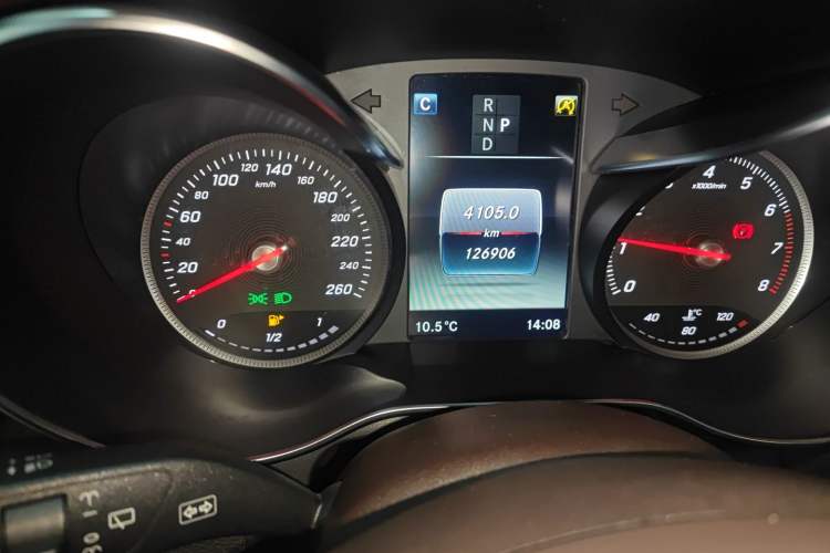 Used Mercedes-Benz GLC 2017 GLC 260 4MATIC Luxury Model