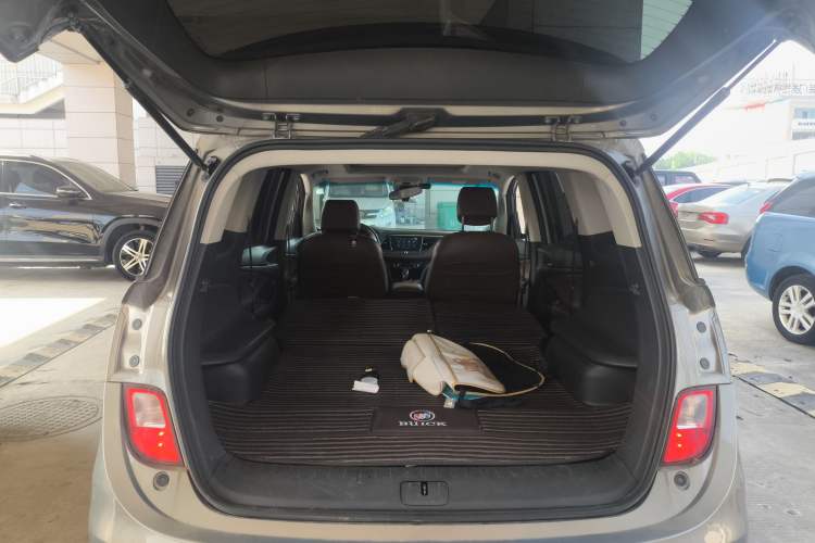 Used Buick GL6 2018 18T 5-seat Luxury Model
