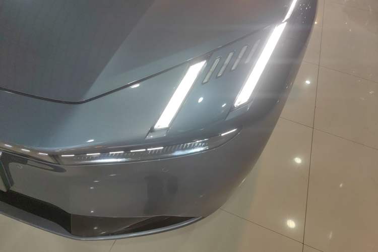 Used Lynk & Co Z10 2025 95 kWh 702 km All-Wheel Drive Intelligent Driving Ultra
