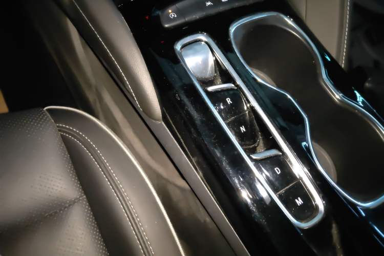 Used Buick Envision 2023 Encore Plus 652T Five-Seat Luxury Model
