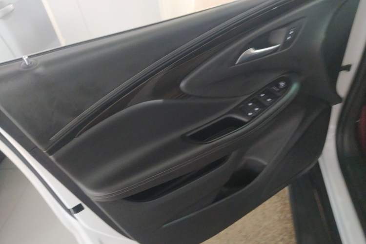 Used Buick Envision 2018 20T Two-Wheel-Drive Leading Model
