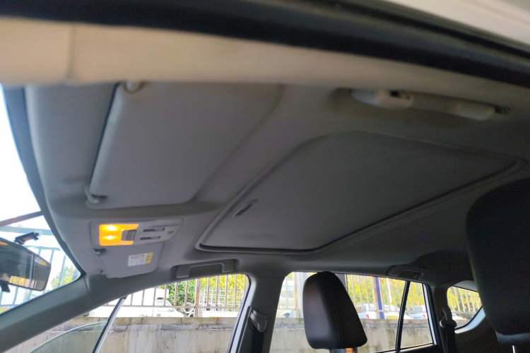 Used Toyota RAV4 2015 2.0L CVT Two-Wheel Drive Fashion Edition