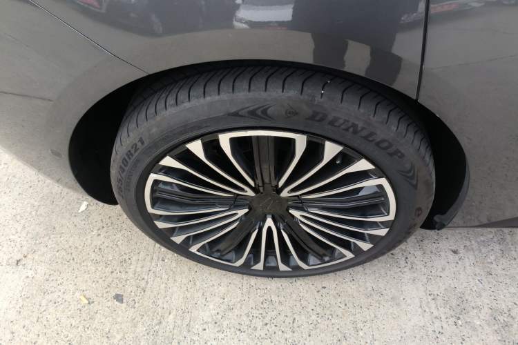 Used  12 2025 Ultra Extended-Range Edition
