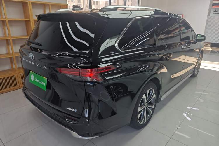 Used Toyota Granvia 2023 2.5L Hybrid Prestige PLUS Edition
