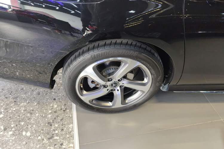 Used Mercedes-Benz E-Class 2019 Restyled E 300 L Sporty and Stylish Edition
