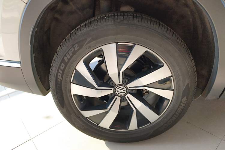 Used Volkswagen Tayron 2020 330TSI Two-Wheel Drive Luxury Smart Connectivity Version
