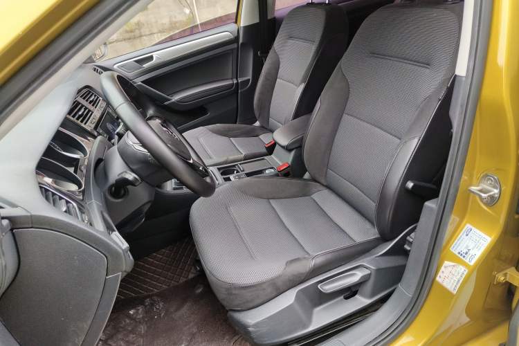 Used Volkswagen Golf 2018 230TSI Automatic Comfort Model
