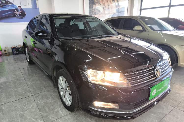 Used Volkswagen Lavida 2015 1.6L Automatic Comfort Edition
