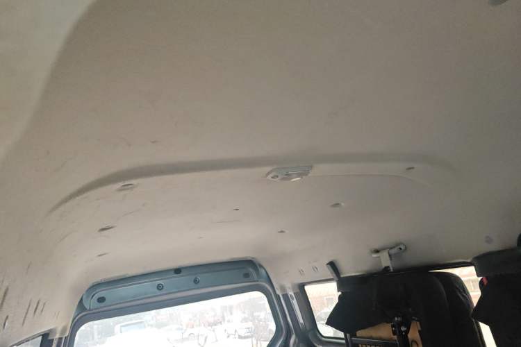 Used Jinbei Gold Hiace 2021 1.5L Passenger Vehicle Engineering Lion 6 Seats
