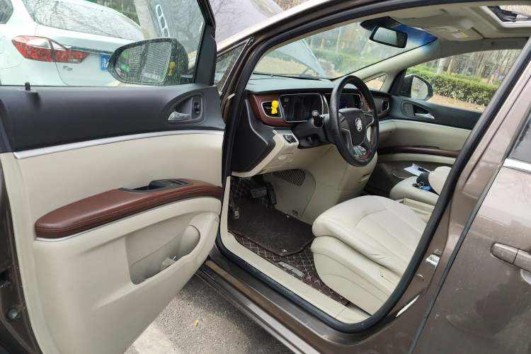 Used Buick GL8 2015 2.4L Luxury Business Premium Edition
