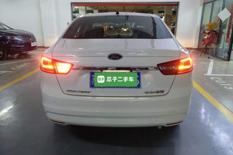 Used Ford Escort 2015 1.5L Automatic Fashion Model
