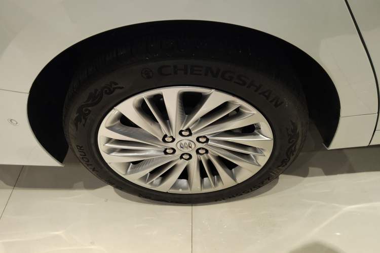 Used Buick Century 2023 2.0T Six-Seater Yinshi Edition
