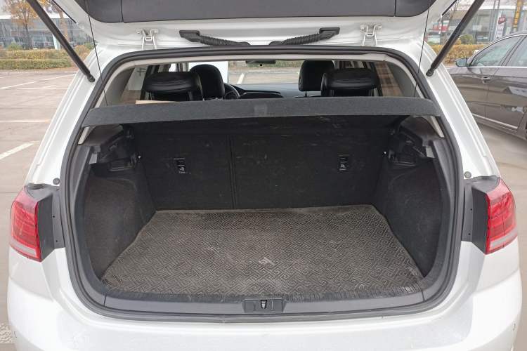 Used Volkswagen Golf 2020 200TSI DSG Comfortable and Ambitious Edition
