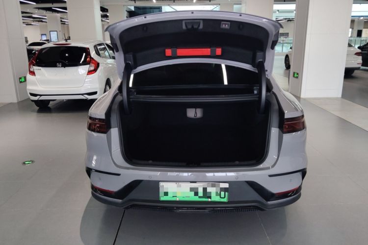 Used BYD Han 2025 EV with 701 km of Laser Radar-Enabled Intelligent Driving
